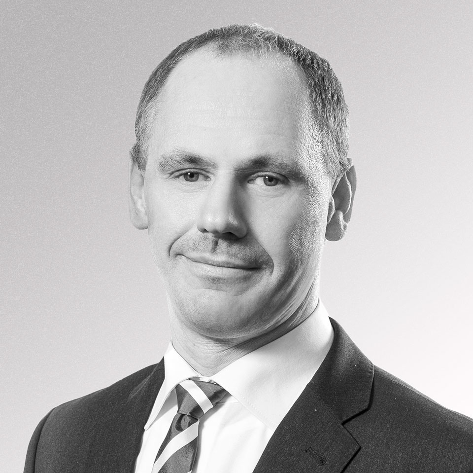 Mann mit Hemd und Krawatte, Porträt